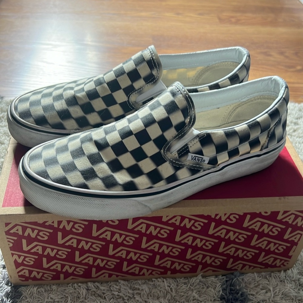 Blurry-Check Slip-on Vans